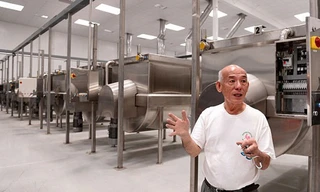 Nhìn gần nhà máy tương ớt lừng danh ở Mỹ của đại gia Việt