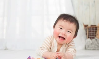 Nếu muốn dạy ngoại ngữ từ sớm cho trẻ, phụ huynh nên để trẻ tiếp xúc với ngôn ngữ đó càng nhiều càng tốt. Ảnh: Stacker