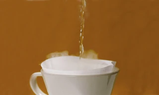 12 lý do nên uống nước ấm thay vì nước lạnh