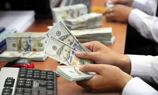 Bị phạt 90 triệu đồng vì đổi 100 USD ở tiệm vàng