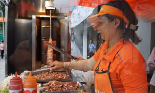 Chị Phùng Thị Thanh Hằng, bà chủ làm bánh mì đầy tâm huyết