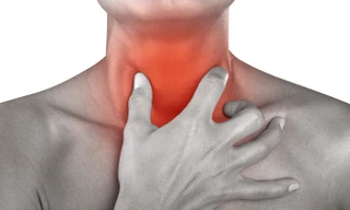 Đau họng là một bệnh nhiễm trùng thường gặp khi trời lạnh. Ảnh: Doctoroz .