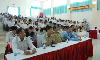 Những đề tài thực tiễn mà các chuyên gia chia sẻ thực sự thu hút sự quan tâm của các sinh viên thông qua rất nhiều câu hỏi được đặt ra.