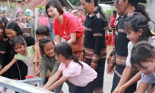 Người dân hân hoan đón nguồn nước sạch về làng