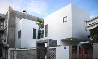 Khuôn viên xanh mát trong lòng nhà hình hộp ở Hải Phòng