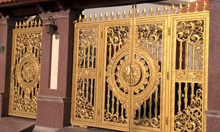 Ngắm những cánh cổng tiền tỷ của đại gia Hà Nội