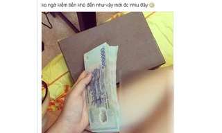 Hình ảnh khoe tiền khi đang ngồi trên giường trong trang phục mát mẻ của cô gái trẻ khiến cô chịu tiếng xấu. 