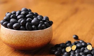 Một nắm đỗ đen tốt như thang thuốc bổ 