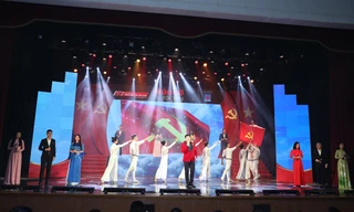 ‘Màu cờ tôi yêu’: Ngân vang giai điệu về Đảng