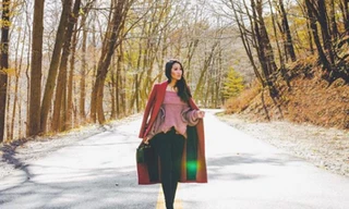 Nhan sắc cuốn hút của gái gốc Việt có tài khoản Instagram 'đắt' nhất thế giới