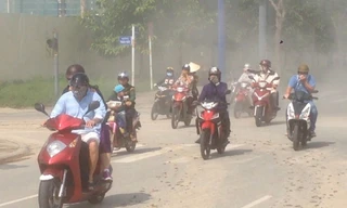 Môi trường nhiều khói, bụi là một nguyên nhân làm bệnh tai mũi họng tái phát.