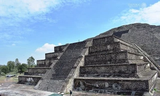 Cận cảnh kim tự tháp mặt trăng của người Toltec - ảnh: INAH