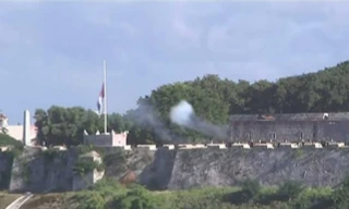 21 phát đại bác mở đầu lễ viếng lãnh tụ Fidel Castro