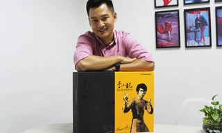 Ca sĩ Đức Tuấn lộ điện thoại Nokia phiên bản Lý Tiểu Long