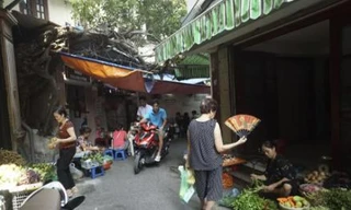 Mạng lưới ngõ nhỏ như hầm trong lòng phố cổ Hà Nội