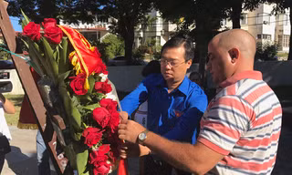 Thăm tượng đài Bác và Làng Bến Tre ở Cuba