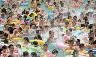 Cẩn thận với nguy cơ nhiễm bệnh từ hồ bơi