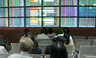 BVH, VIC, MSN, GAS đạt phong độ cao giúp Vn-Index vượt 560 điểm trong sáng 11/2. Ảnh: B.H