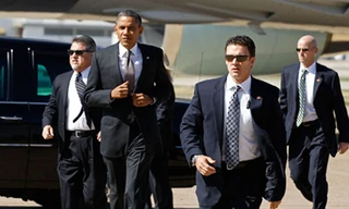 Các mật vụ Mỹ đi theo bảo vệ Tổng thống Barack Obama. Ảnh: CNBC
