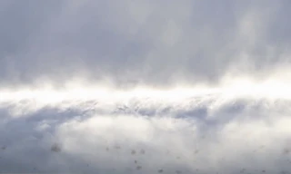 'Bóng ma sóng thần tuyết' hiếm gặp xuất hiện ở chân trời