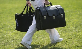 Valy hạt nhân luôn theo sát tổng thống Mỹ. Ảnh: AFP.