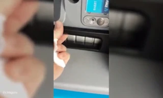 Phát hiện cây ATM bị gài thiết bị đọc trộm thẻ rút tiền