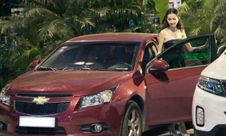 Khám phá xế hộp chạy show của dàn chân dài Việt