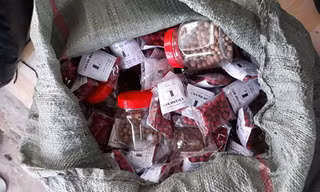 Thuốc trị tiểu đường không rõ nguồn gốc của gia đình bà Hoa bị cơ quan chức năng thu giữ hôm 8/3