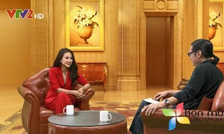 Vân Hugo trò chuyện với đạo diễn Trần Lực trong "Bốn mùa yêu thương".