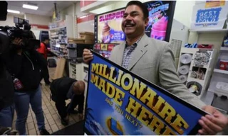 Chủ cửa hàng 7 - Eleven cũng được thưởng 1 triệu USD. Ảnh: Los Angeles Times