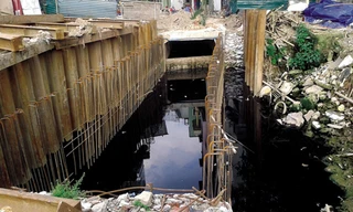 Một đoạn công trình vẫn còn đang trong quá trình thi công dang dở. Ảnh: Ngọc Tuấn