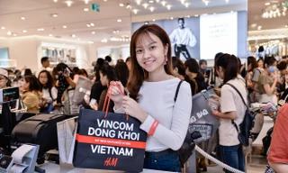 Các hoạt động Sale do Vincom tổ chức luôn thu hút được sự quan tâm của khách hàng bởi số lượng thương hiệu và sản phẩm tham gia đa dạng cùng những chương trình khuyến mãi hấp dẫn