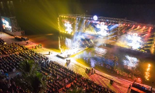 Hà Hồ, Noo Phước Thịnh “quẩy” tưng bừng tại thành phố biển hồ giữa lòng Hà Nội