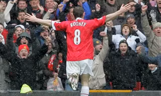 Khoảnh khắc anh chạy về phía các CĐV nhà sau khi ghi bàn vào lưới Newcastle năm 2005.