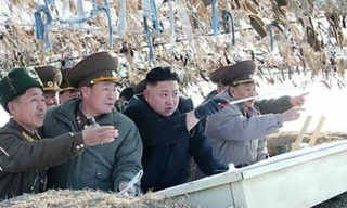 Nhà lãnh đạo Triều Tiên Kim Jong-un trong một chuyến thị sát đơn vị quân đội. (Ảnh minh họa: Yonhap)