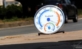 Say ngủ dưới hầm mát lịm trong ngày Hà Nội nắng nóng kỷ lục