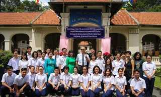 Ngôi trường THPT Chuyên Lê Hồng Phong lại có thêm một điều tự hào nhờ những đứa trẻ tử tế. Ảnh: Hoàng Việt.