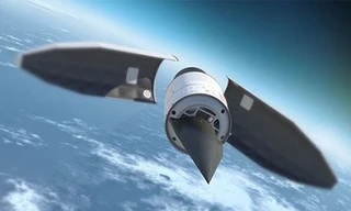 Cán cân quân sự và cuộc cách mạng vũ khí tấn công siêu thanh