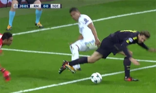 Trọng tài Tây Ban Nha khẳng định Real may mắn thoát phạt đền