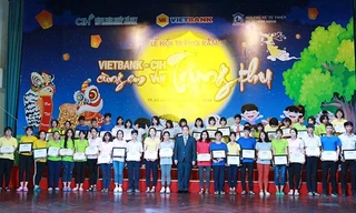 Vietbank đồng hành những ước mơ” - Chương trình học bổng Vietbank thực hiện hàng năm