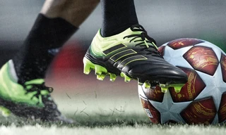 COPA 19.1 với phiên bản màu đen (Core Black) kết hợp sắc vàng chanh (Solar Yellow)