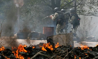 Quân đội Ukraine phá hủy một chốt chặn của người biểu tình 