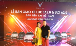 VinFast cho khách hàng nhận xe ngay tại dây chuyền