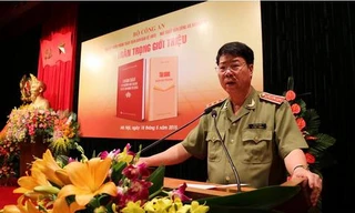 Thứ trưởng Bùi Văn Nam phát biểu.