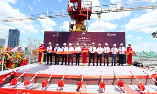 Cất nóc trước thời hạn, The Emerald khẳng định uy tín với khách hàng