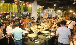 Tiệc Buffet với lựa chọn ẩm thực phong phú sẽ là trải nghiệm thú vị cho khách tham quan cũng như khán giả Chương trình Hoa hậu Việt Nam 2018