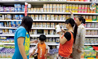 Sữa tăng giá luôn là nỗi ám ảnh của người tiêu dùng