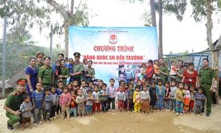 Học viện CSND chung sức 'Nâng bước em đến trường'