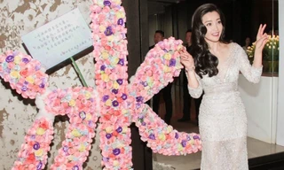 Lý Băng Băng diện đầm xuyên thấu khoe sắc vóc tuổi ngoài 40