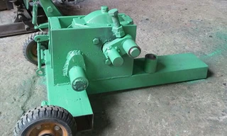 Máy uốn sắt gọn nhẹ có thể di chuyển trên mọi địa hình, và không cần dùng điện.